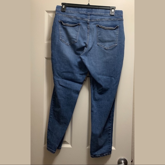 PLUS SIZE JEGGINGS size XL - Picture 2 of 4